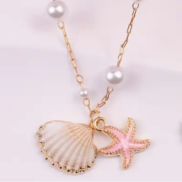 Pink Starfish Seashell & Pearl Gold Toned Necklace - Picture 4 of 4